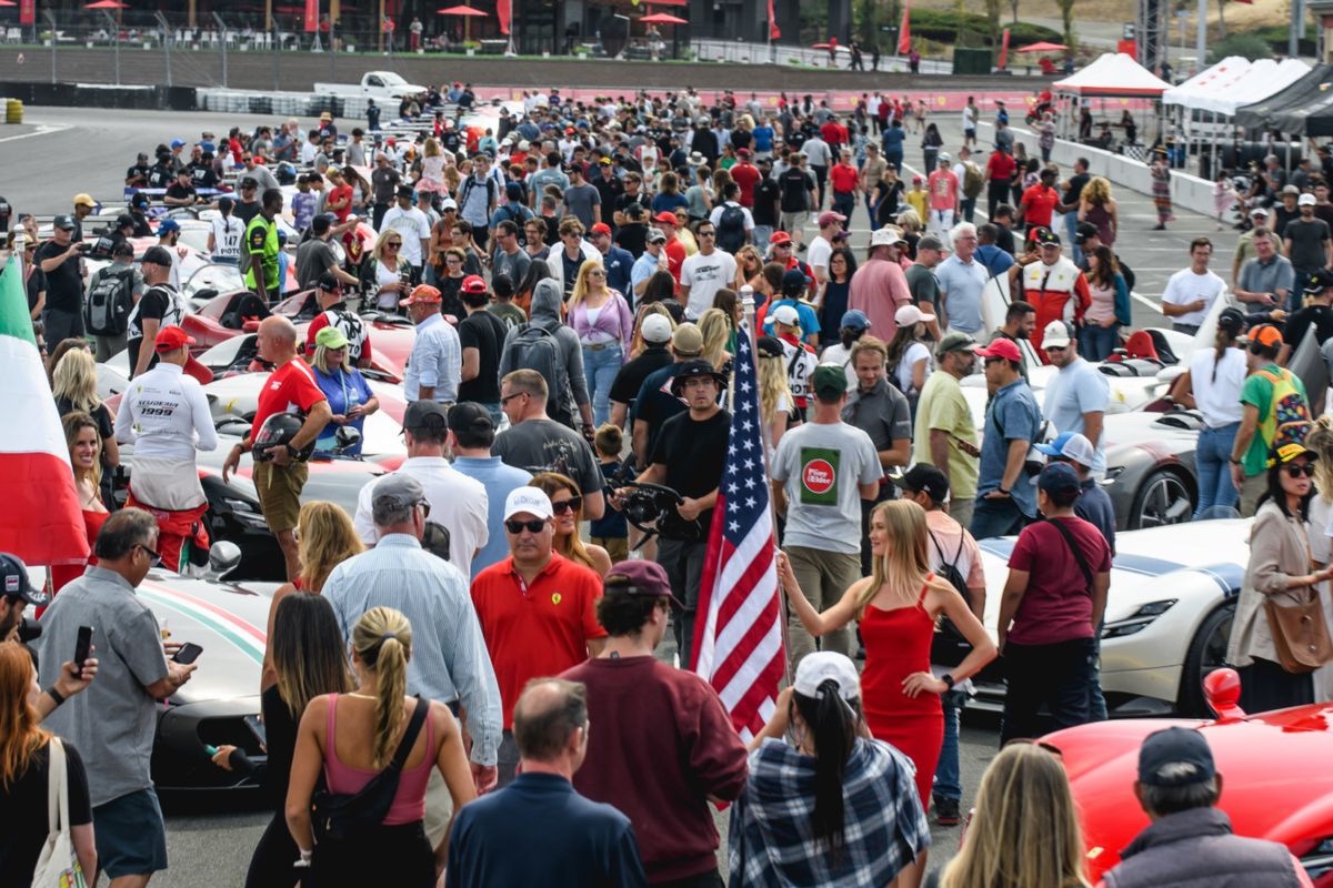 A race-day crowd